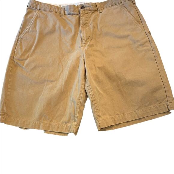 Eddie Bauer Mens Flat Front Size 38 Dark Khaki Shorts - Picture 1 of 6